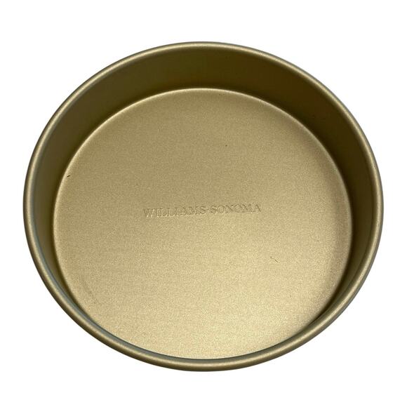 WILLIAMS SONOMA Goldtouch Pro NONSTICK BAKEWARE 8" Round - Picture 1 of 5